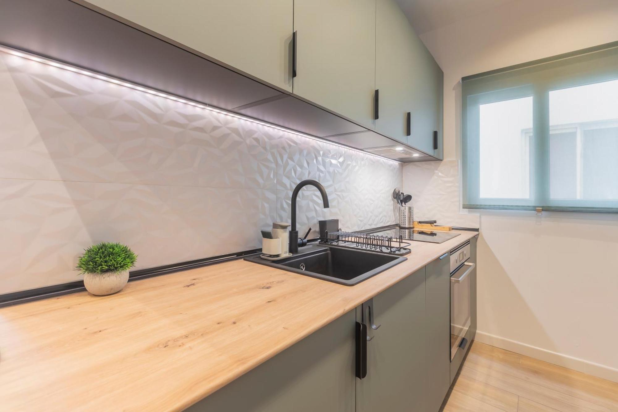 Fully Renovated Apartment In The Heart Of Fuengirola, 2 Min Walk To The Beach Dış mekan fotoğraf