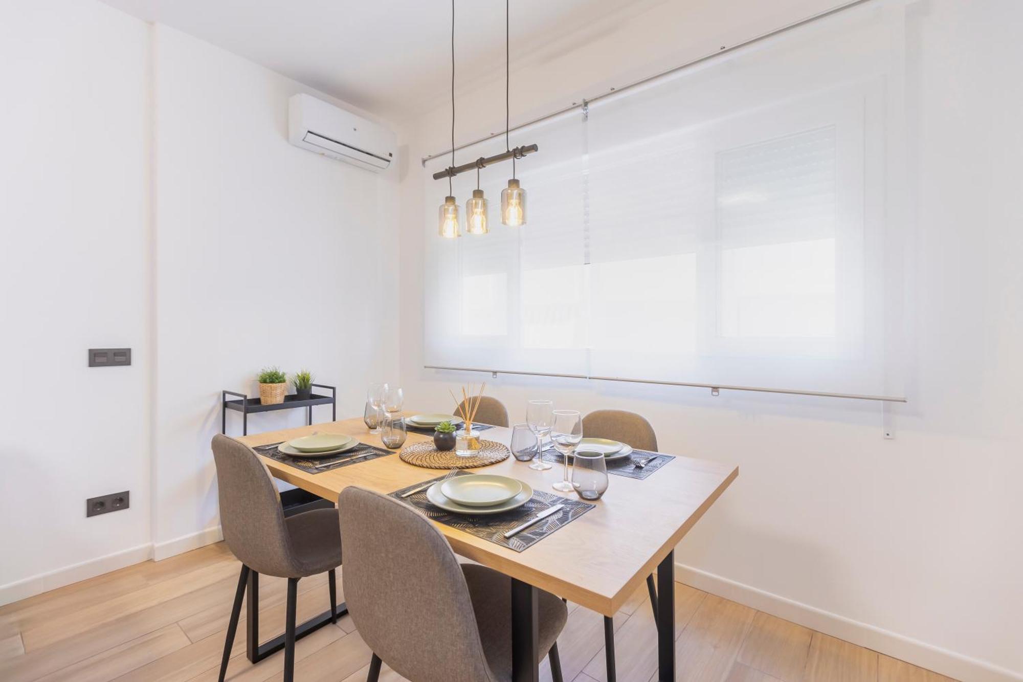 Fully Renovated Apartment In The Heart Of Fuengirola, 2 Min Walk To The Beach Dış mekan fotoğraf