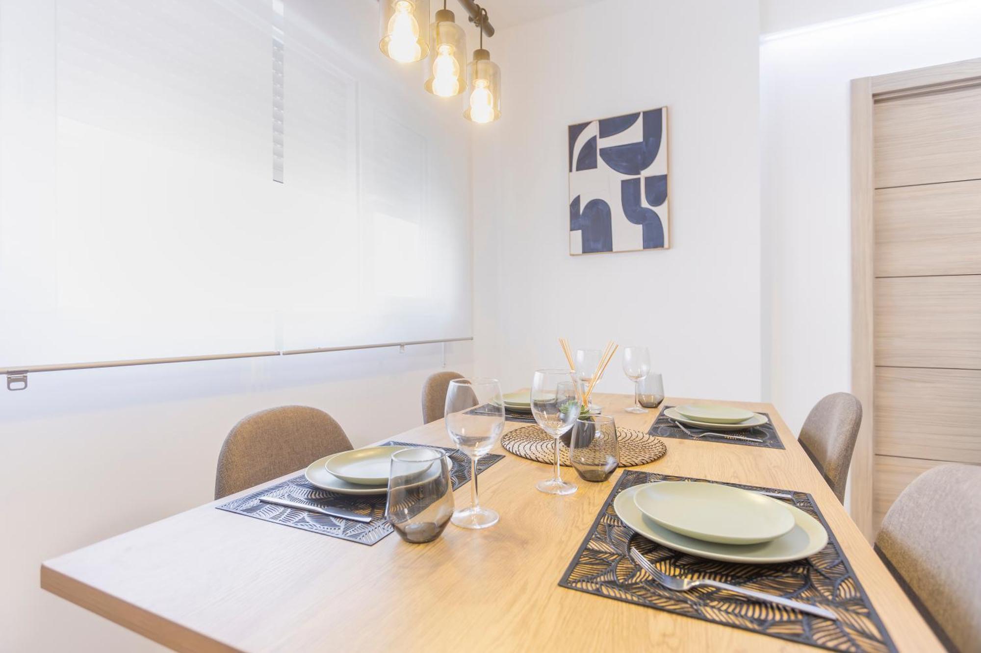 Fully Renovated Apartment In The Heart Of Fuengirola, 2 Min Walk To The Beach Dış mekan fotoğraf